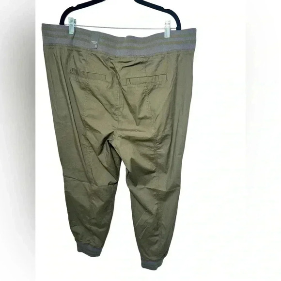 Torrid Olive Classic Fit Stretch Poplin Mid-Rise Jogger Pant 2 2XL - Picture 4 of 10